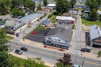 Building Photo - 1004 Main St Building Photo - 1004 Main St