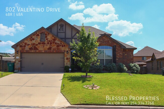Building Photo - 802 Valentino Dr