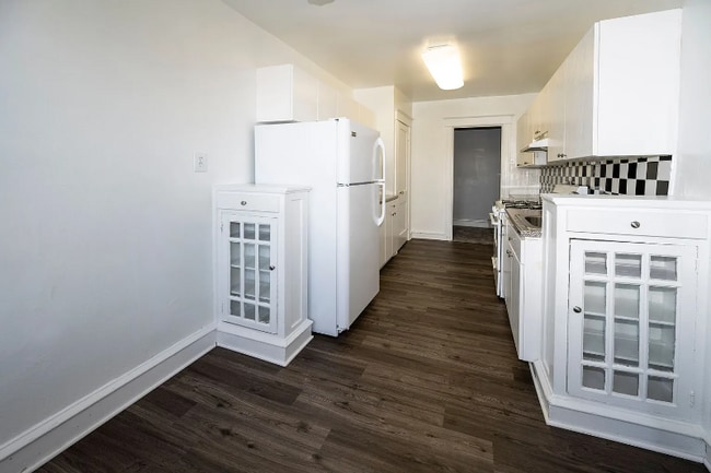 Photo - 248 W Upsal St Apartment