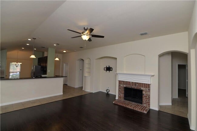 Foto del edificio - A must see home in Little Elm!