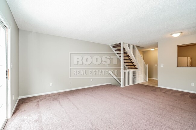 Building Photo - Two Bedroom, One Bathroom Condo in Blacklick
