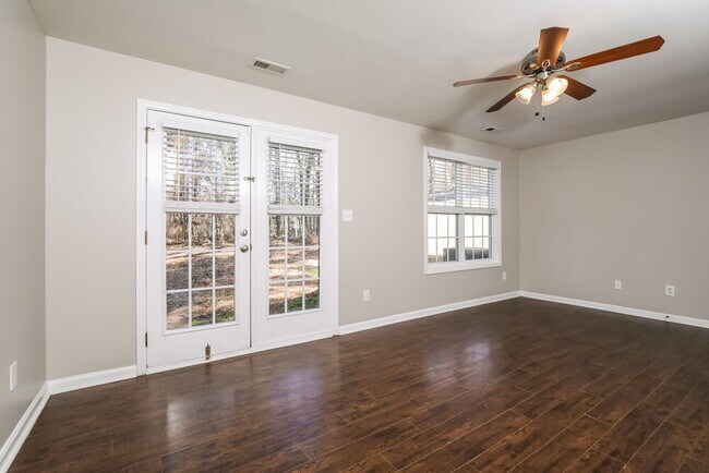 Building Photo - 2515 Dearborn Dr