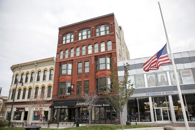 Building Photo - Lofts at the Kendall