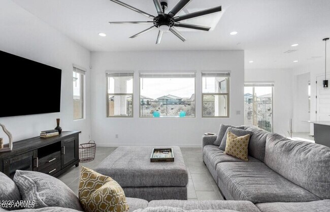 Building Photo - 31674 N 123rd Ave