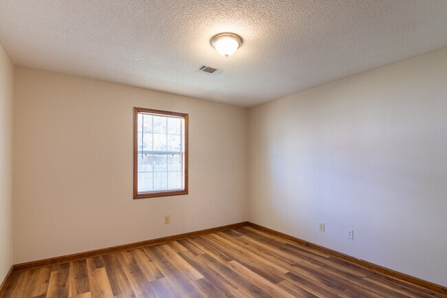 Foto del edificio - 123 Charlotte Ave