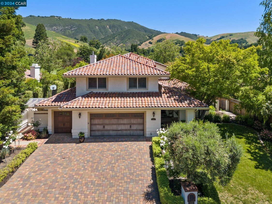 Foto principal - 316 Live Oak Dr