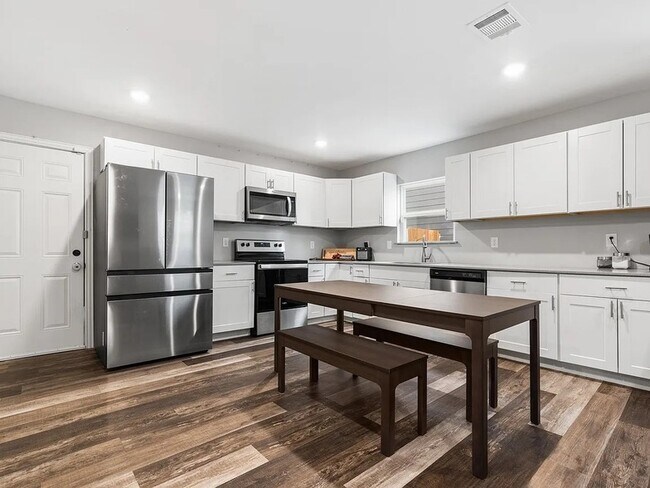 Building Photo - 2819 Alabama Ave