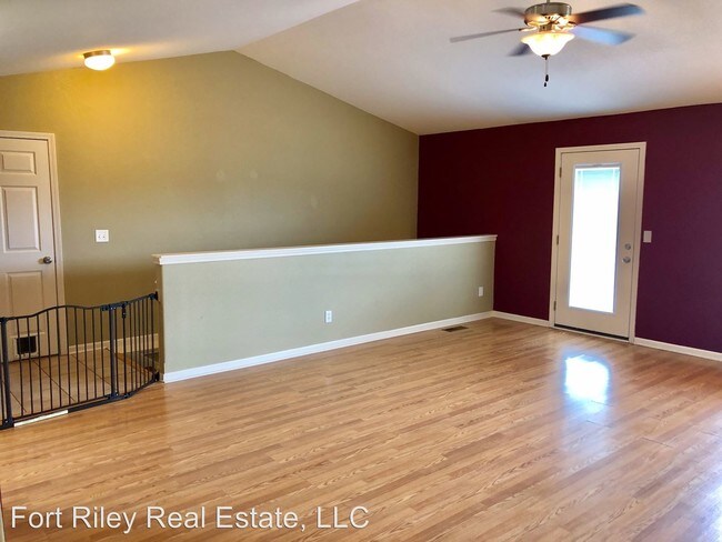 Building Photo - 4 br, 2 bath House - 2126 Deer Trail