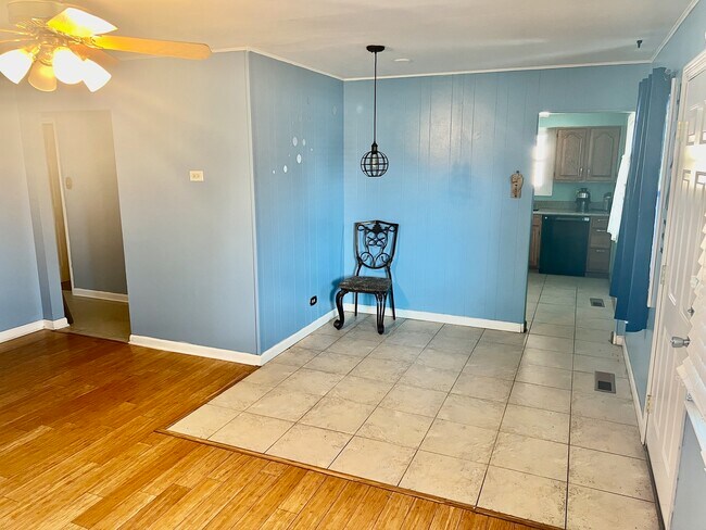 Foto del edificio - 1374 Burnham Ave