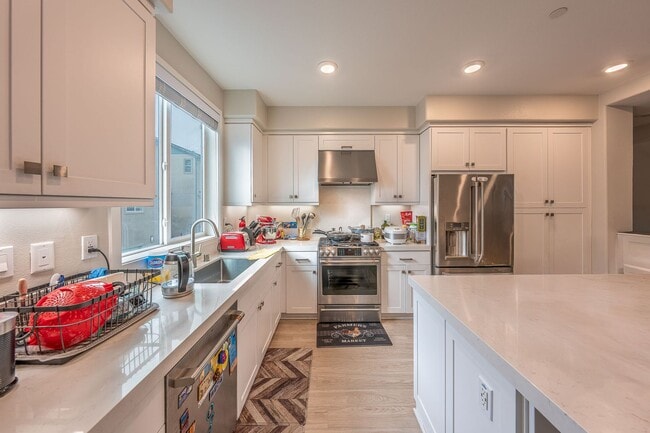 Building Photo - 232 Keeper