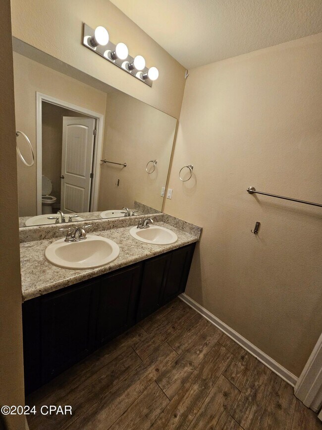 Foto del edificio - 4707 Windsor Park Ln
