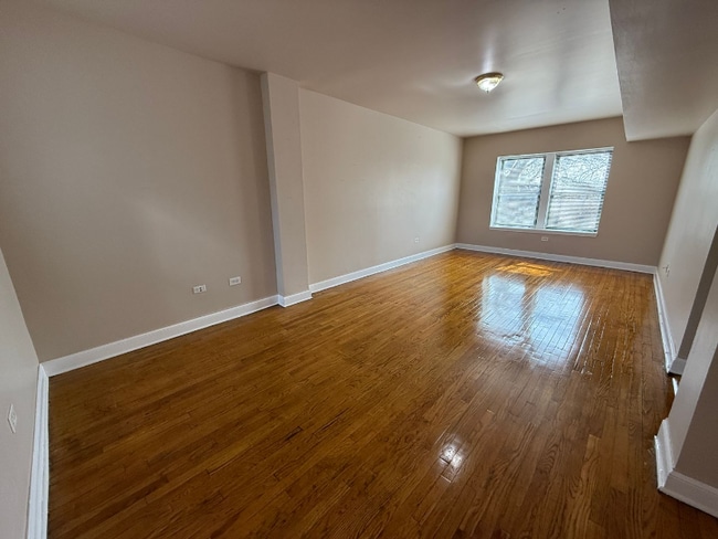 Photo - 4834 W Adams St Apartment