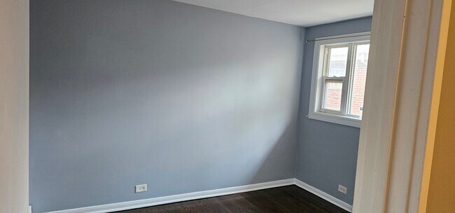 Foto del edificio - 5115 N Springfield Ave