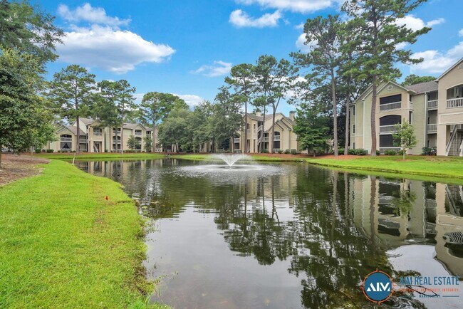 Foto del edificio - Luxurious Two-Bedroom Condo at Summer Hous...