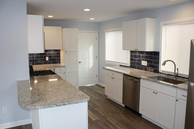 Building Photo - 264 Highland Dr