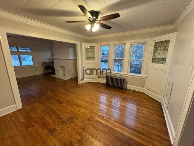 Foto del edificio - 12611 Franklin Blvd
