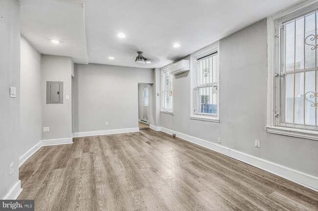 Building Photo - 1202 N 7th St