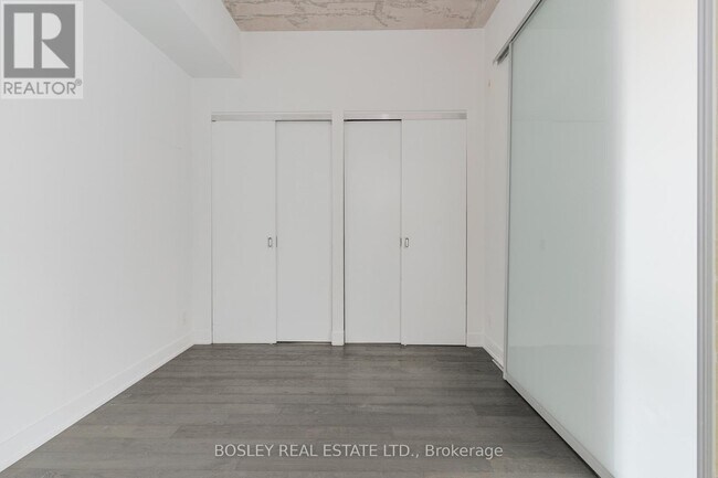 Photo du bâtiment - 2-402 Gladstone Ave