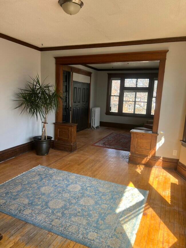 Foto del edificio - 984 Wakefield Ave