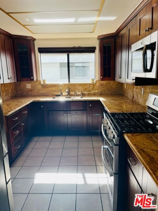 Foto del edificio - 221 S Gale Dr