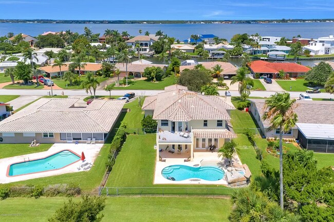 Foto del edificio - 52 Country Club Rd
