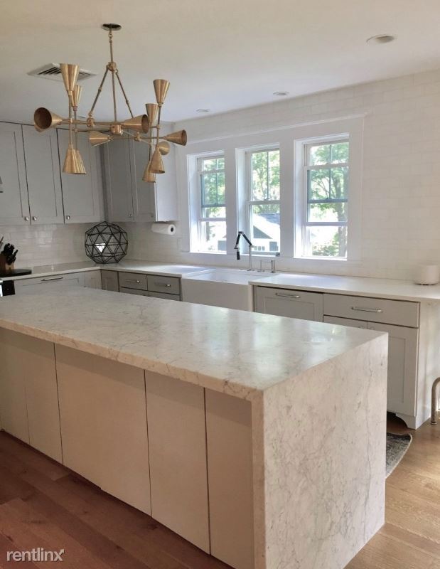 Foto del edificio - 3 br, 2.5 bath House - 41 Howe St.