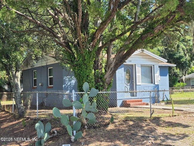 Building Photo - 1305 E 30th St