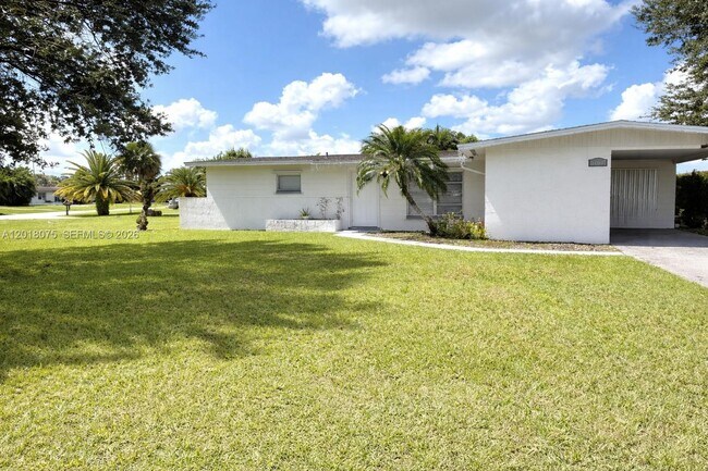 Building Photo - 1104 E Jasmine Rd