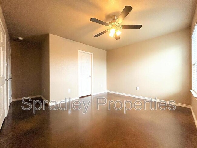 Building Photo - 817 Laila Ln