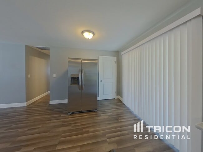 Building Photo - 2730 Avocado Dr