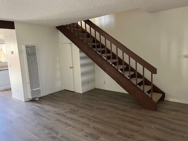 Building Photo - Walnut Meadows Condominium Complex HOA