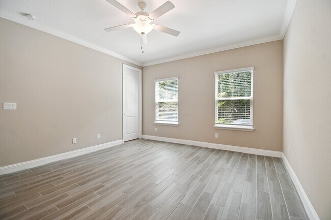 Foto del edificio - 738 Stillwater Blvd