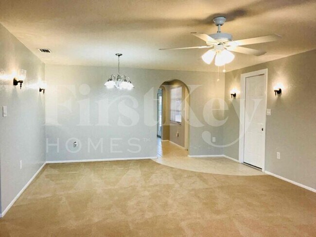 Foto del edificio - 654 Hartford Dr NW