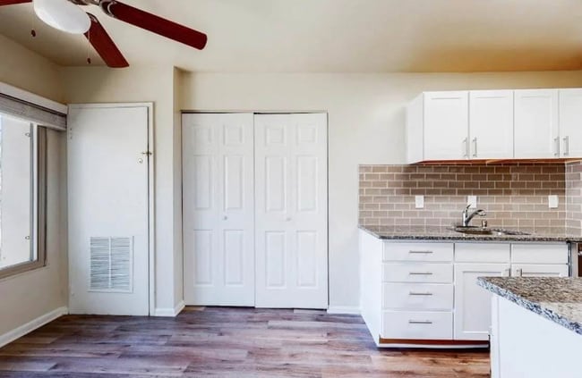 Building Photo - 14163 Castle Blvd