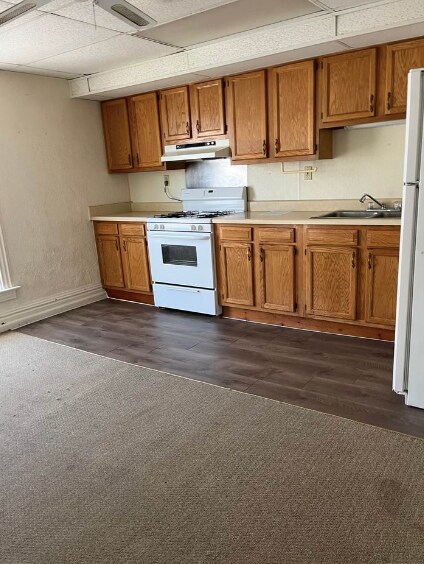 Primary Photo - 607 East St