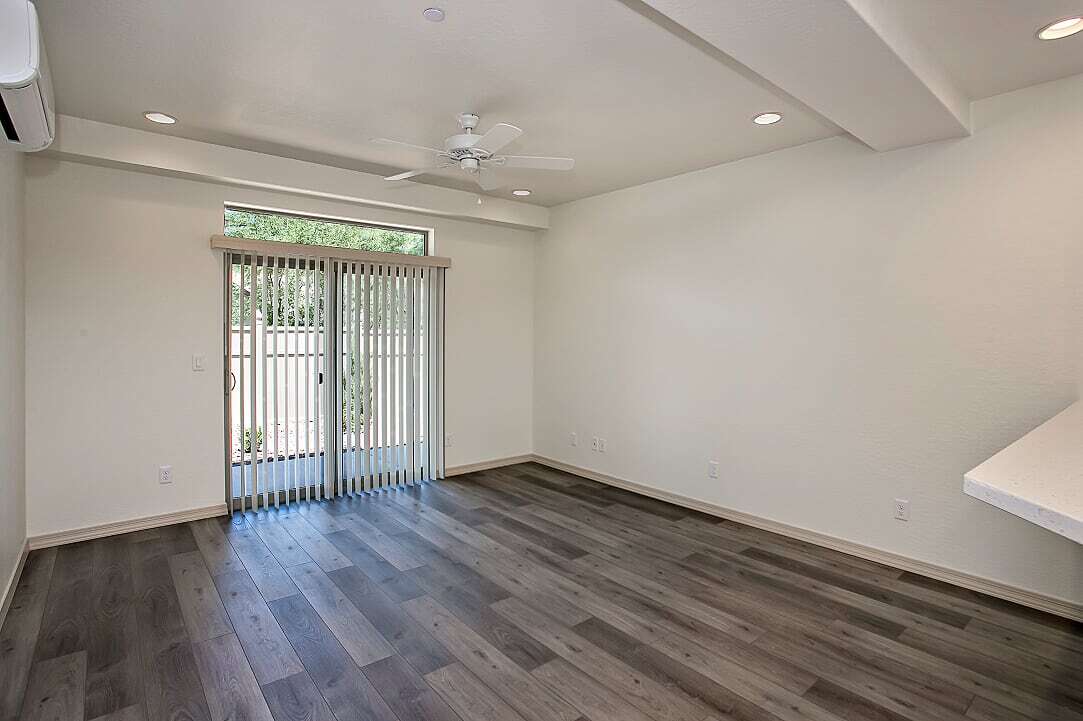 Foto principal - 858 Valley St