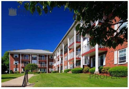 Primary Photo - 2 Brattle Dr