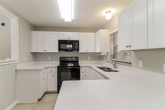 Building Photo - 3014 Windchime Cir W