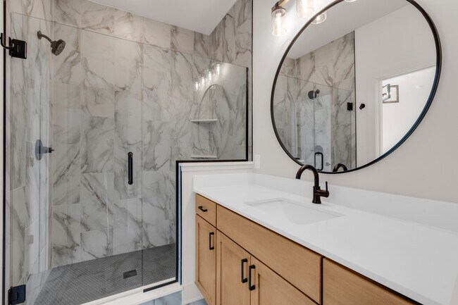 baño de invitados - 671 E 16th St