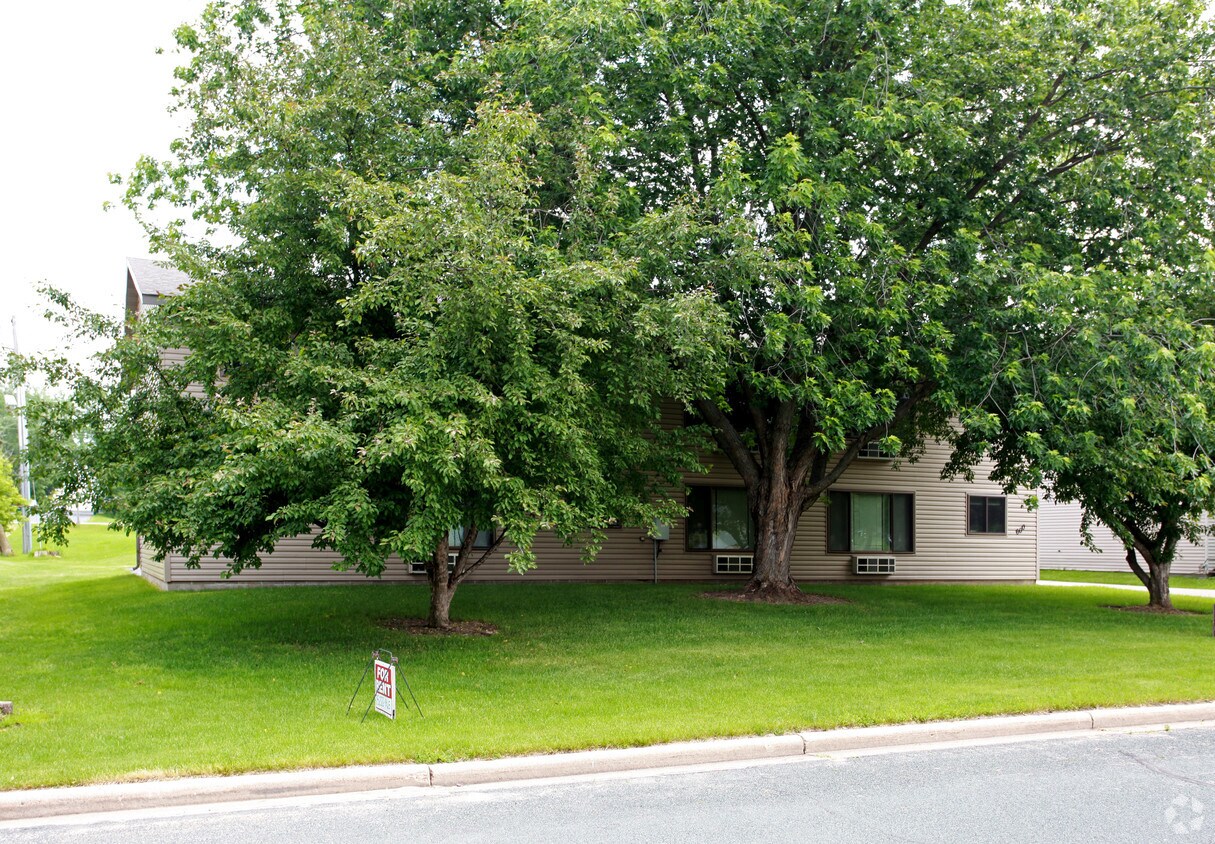 Building Photo - 600 Klein Dr