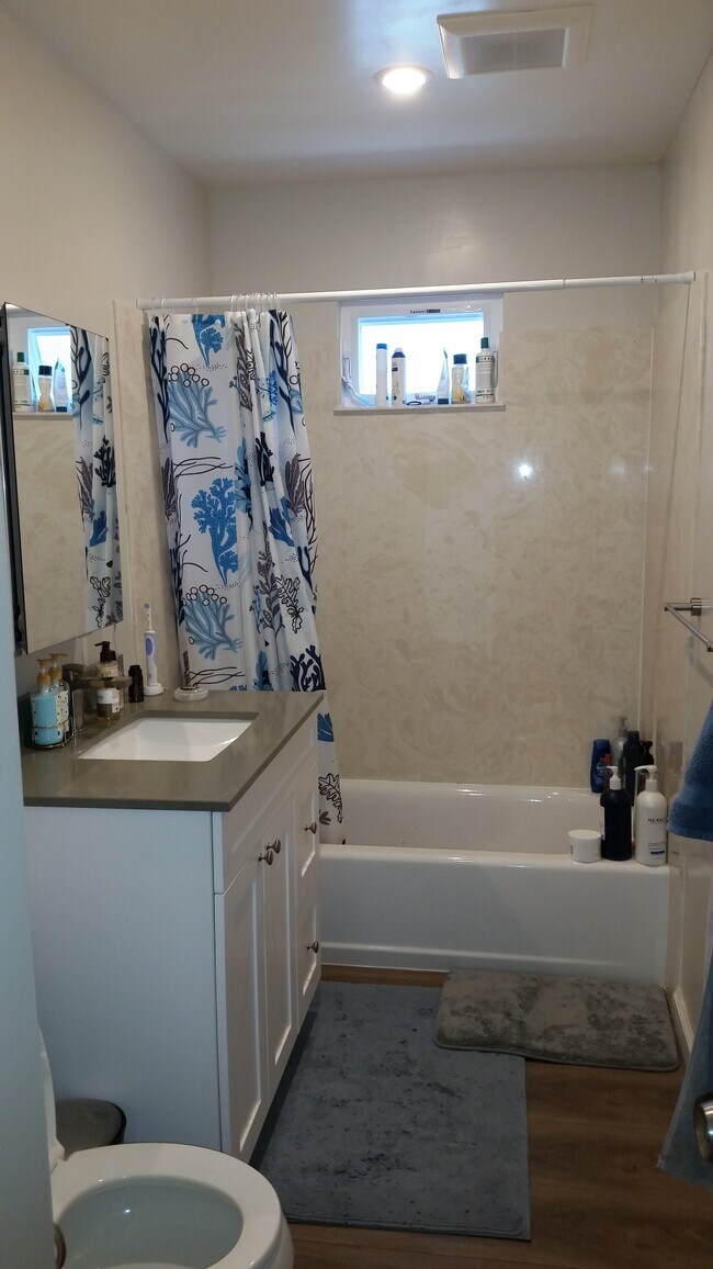 Foto del edificio - 1720 Cedar St