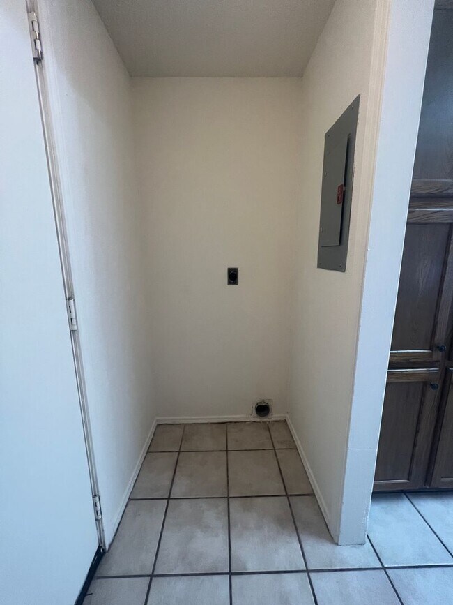 Building Photo - Duplex