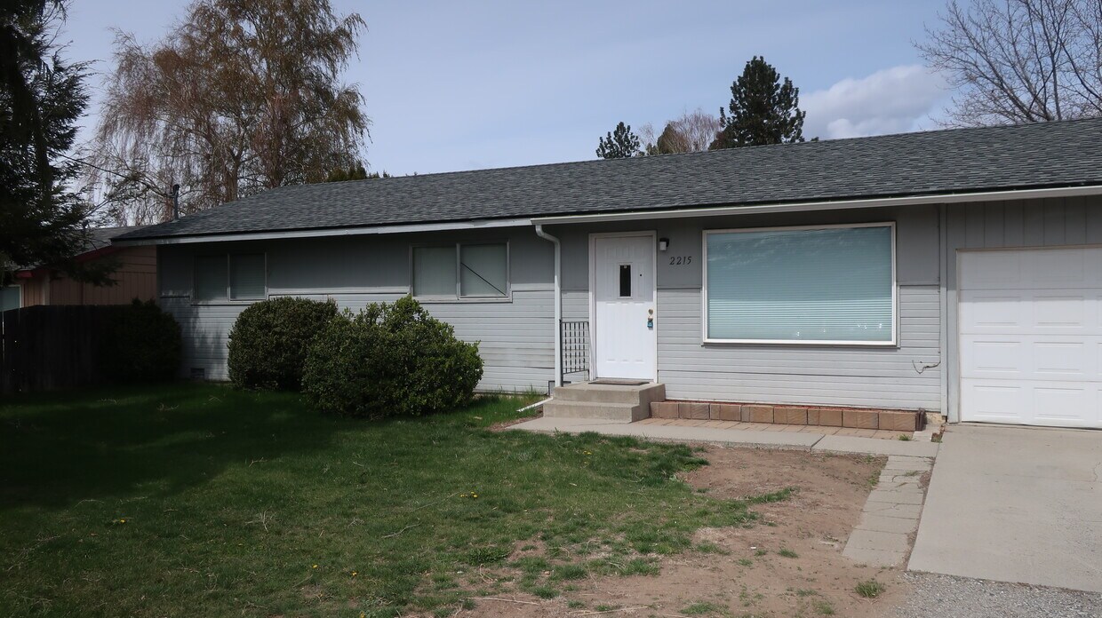 2215 Grant Rd, East Wenatchee, WA 98802 House Rental in East