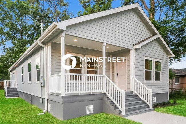 Foto del edificio - 4 Bedroom Pet-Friendly Home in Houston, TX with Main Street Renewal