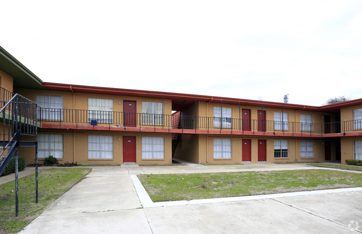 Front View - Lake Lofts - Beck II