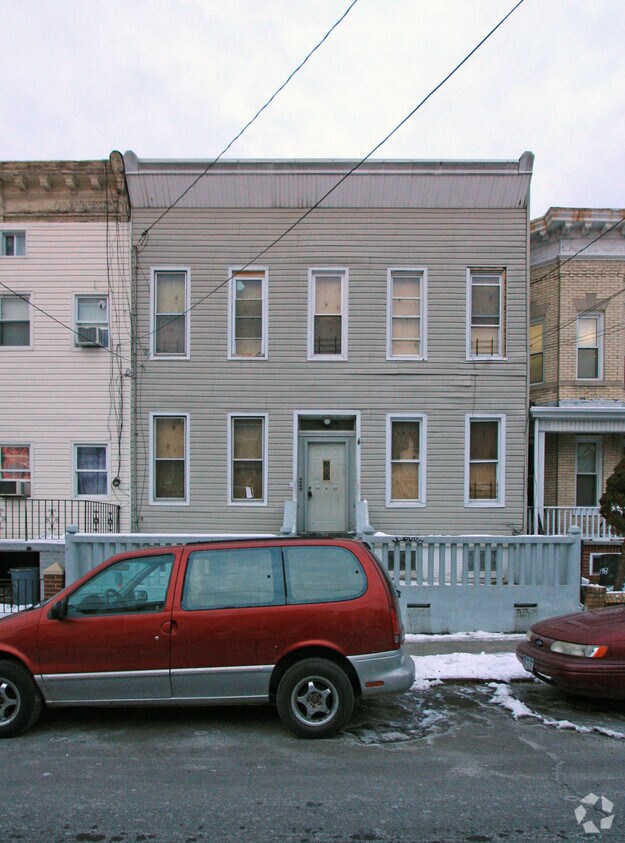Primary Photo - 8624 80th St