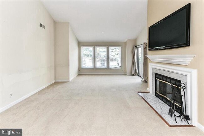Building Photo - 12010 Ridge Knoll Dr