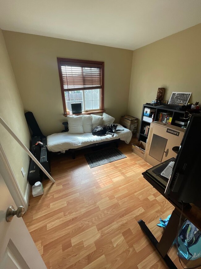 Building Photo - Newly Updated 3 Bedroom House in Seaside -...
