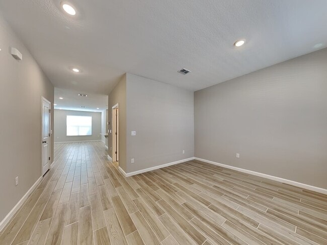 Foto del edificio - 637 Bayhawk St