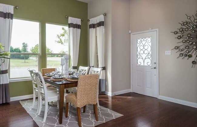 Foto del edificio - 16017 Travesia Way